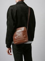 Cross Body Tas Maverick Bruin rough gear MAVRG809-vue-porte