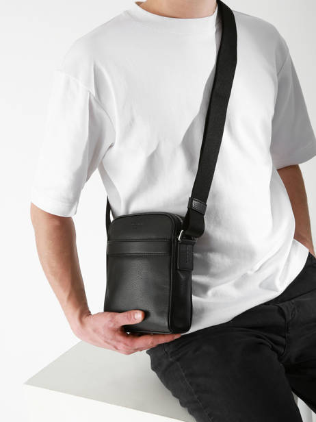 Cross Body Tas Le tanneur Zwart charles TCHA2200 ander zicht 1